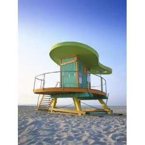 com Lifeguard Hut in Art Deco Style, South Beach, Miami Beach, Miami 