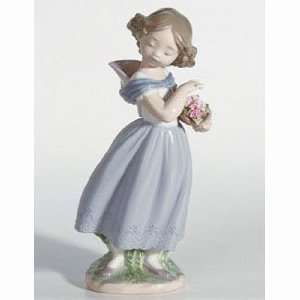 Lladro Adorable Innocence #8247 7H 