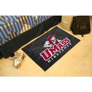  Umass 20 x 30 Rug