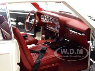 1966 PONTIAC GTO CAMEO IVORY/WHITE 1/18 HIGHWAY 61  