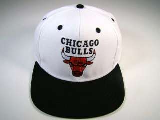 CHICAGO BULLS SNAPBACK HAT WHITE AND BLACK JORDAN  