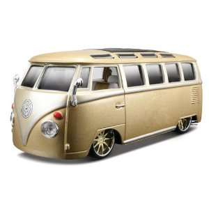  Maisto Die Cast 124 Gold AS Volkswagen Van Samba Toys & Games