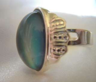 STUNNING OVAL Mood Ring   Brand New & Sealed  