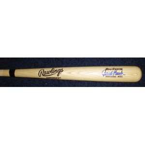  Johnny Bench Signed Baseball Bat