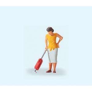  Preiser HO Woman w/Vacuum Cleaner