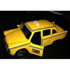  Yellow Die Cast Checker Taxi 5 Leangth Toys & Games