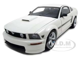   model of 2007 ford mustang gt california special white die cast model
