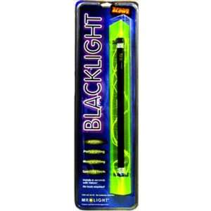  15 Watt T8 Blacklight with Green Fixture