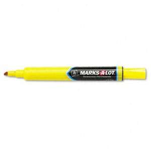 Avery Marks A Lot Large Chisel Tip Permanent Marker, Yellow, Box of 12 
