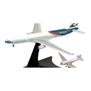  Herpa Cathay Pacific A330 300/DC 3 2 Plane Set 1/400 Toys 