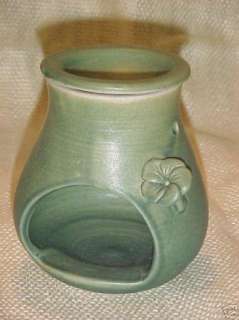 Celadon Green Pottery Lizard/Flower/Frog Aroma Burner  
