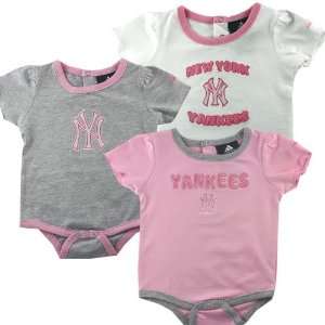  New York Yankees Baby Girl 3 Piece Body Suit Set Sports 