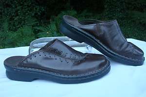 Clarks brown leather womens mules, slides, size 7 M EXCELLENT 