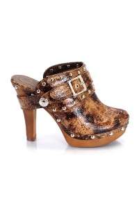 BLOSSOM COVINA 2 TAN BROWN DISTRESSED STUDDED CLOG  