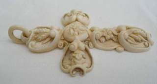 19TH CENTURY FRENCH DIEPPE CARVED FLORAL SCROLL OX BONE CROSS PENDANT 