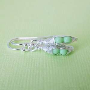 com Cute Little Pea Pods   tiny handmade earrings   2 mint green peas 