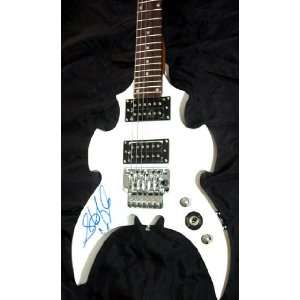  Aerosmith Steven Tyler Signed Cool White Guitar TMZ Video 
