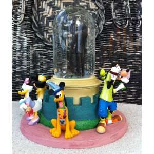 com Walt Disney Mickey Mouse Partners Figurine Snowglobe Water Globe 