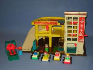   Little People Play Family PARKING RAMP SERVICE CENTER #930  