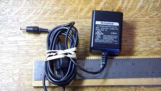 AC/DC Power Adapter AC 5VH   5V 2A (4mm od x 10mm l)  