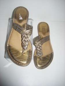 Womans BORN b.o.c Gold & Silver Leather Thong Sandals Size 8 M/W 