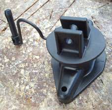 Durable plastic insulators designed to fix to wood post/timber fences.