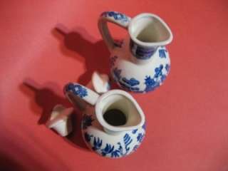 Vintage Blue Willow OIL & VINEGAR CRUETS w/ stoppers Exc cond.  