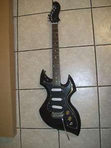 Electric Guitar, Solid wood body, Active pickups, black  