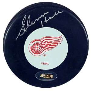   Hall Autographed Detroit Red Wings Hockey Puck