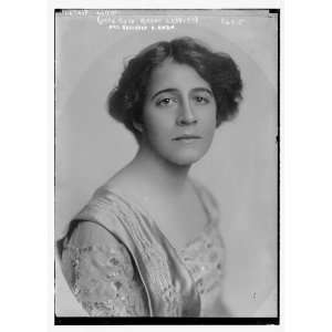  Photo Mrs. Reginald A. Owen, cameo portrait 1900