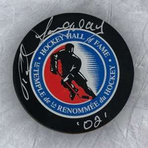 ROD LANGWAY Hall of Fame SIGNED Hockey PUCK  Sports 