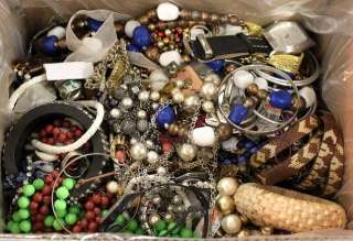   14LB JEWELRY RING WATCH EARRING BEAD NECKLACE PIN SCRAP  