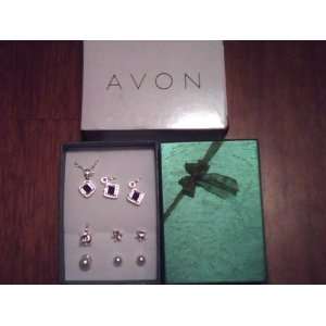  Avon Necklace and Earrings Trio Set in Gift Box Arts 