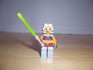 LEGO   Star Wars AHSOKA Minifig w/ Lightsaber (#7751)  
