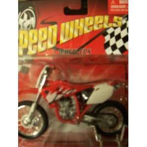  Speed Wheels 2 Wheelers ~ Yamaha (Red; 118) Toys & Games